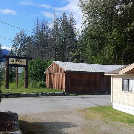 The Hitching Post Motel Pemberton Εξωτερικό φωτογραφία