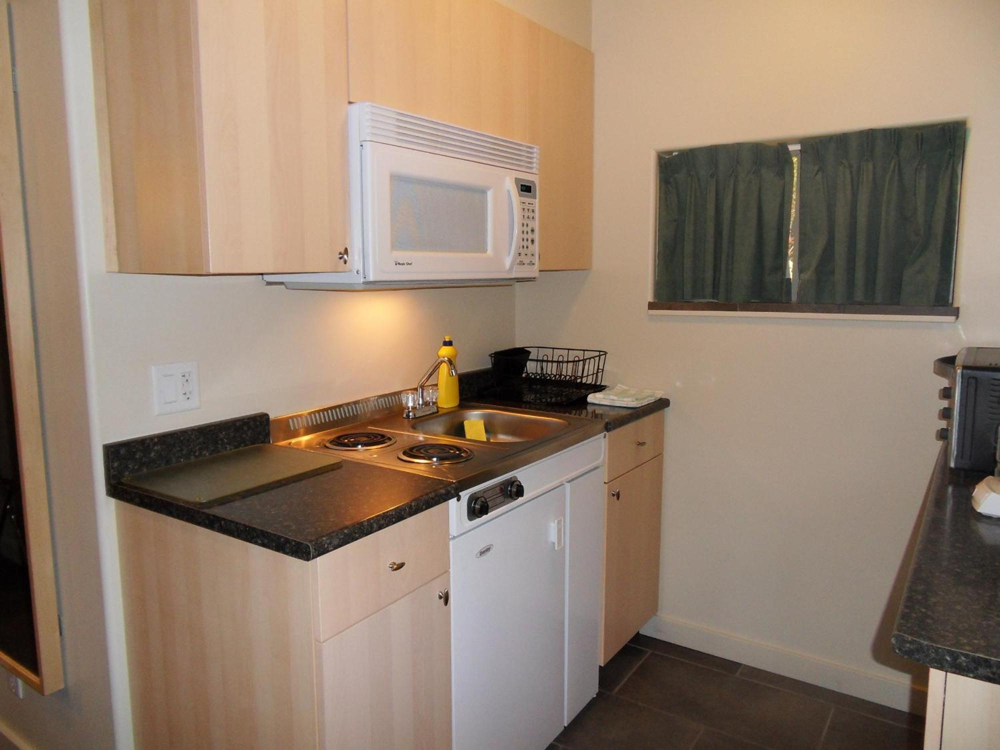 The Hitching Post Motel Pemberton Εξωτερικό φωτογραφία