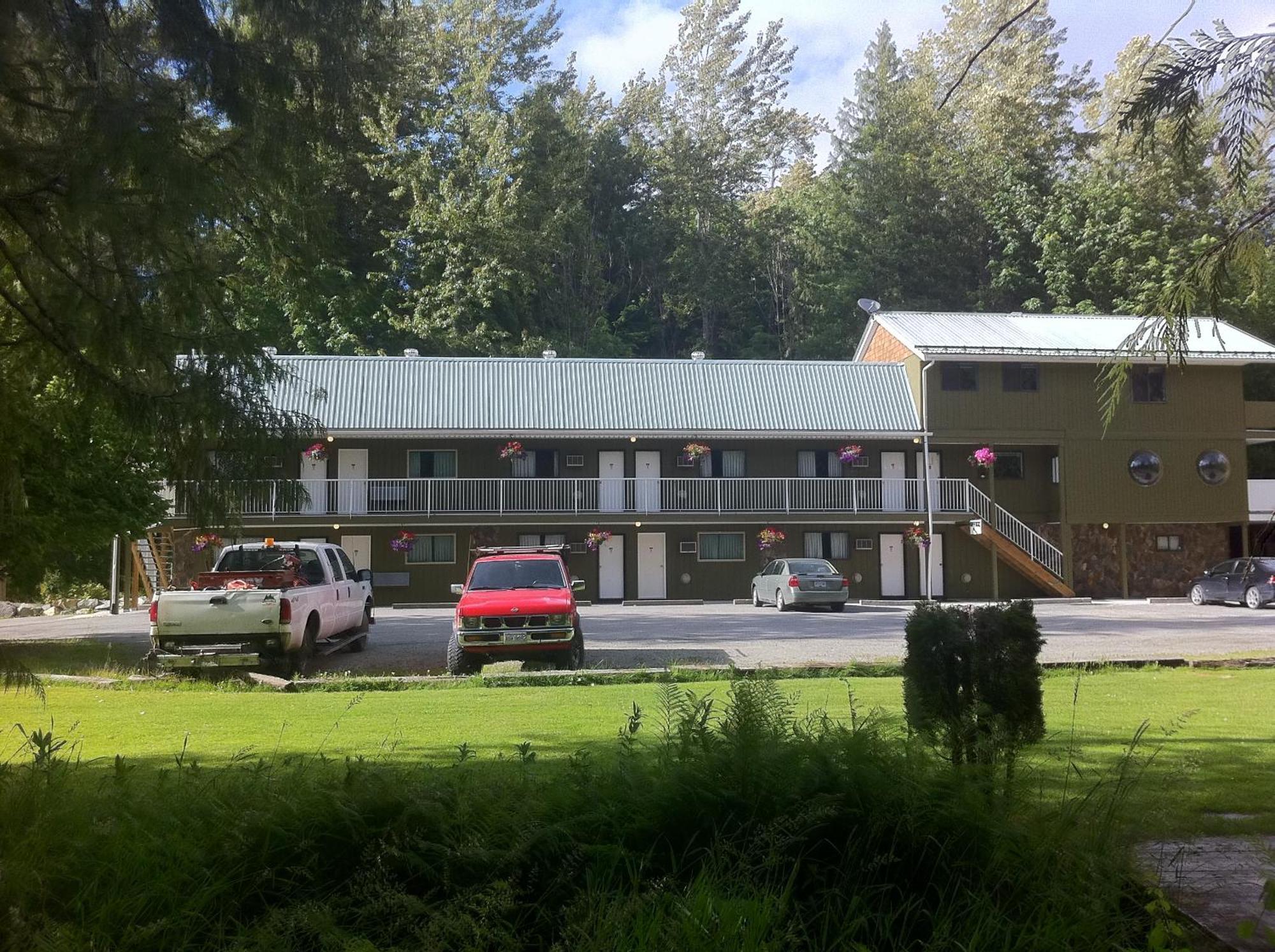 The Hitching Post Motel Pemberton Εξωτερικό φωτογραφία