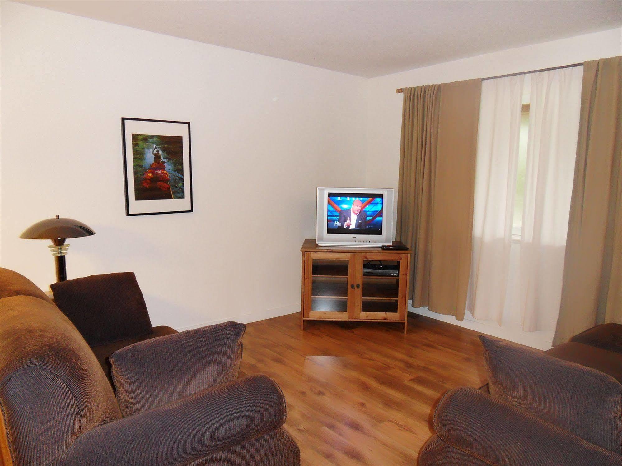 The Hitching Post Motel Pemberton Εξωτερικό φωτογραφία