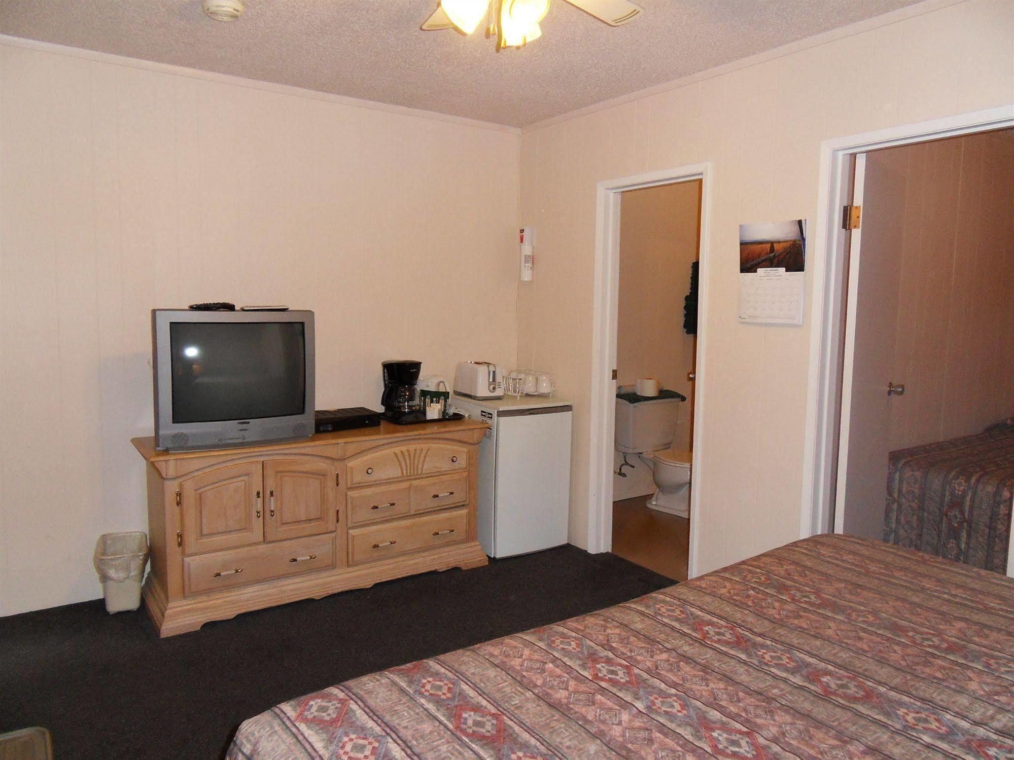 The Hitching Post Motel Pemberton Εξωτερικό φωτογραφία