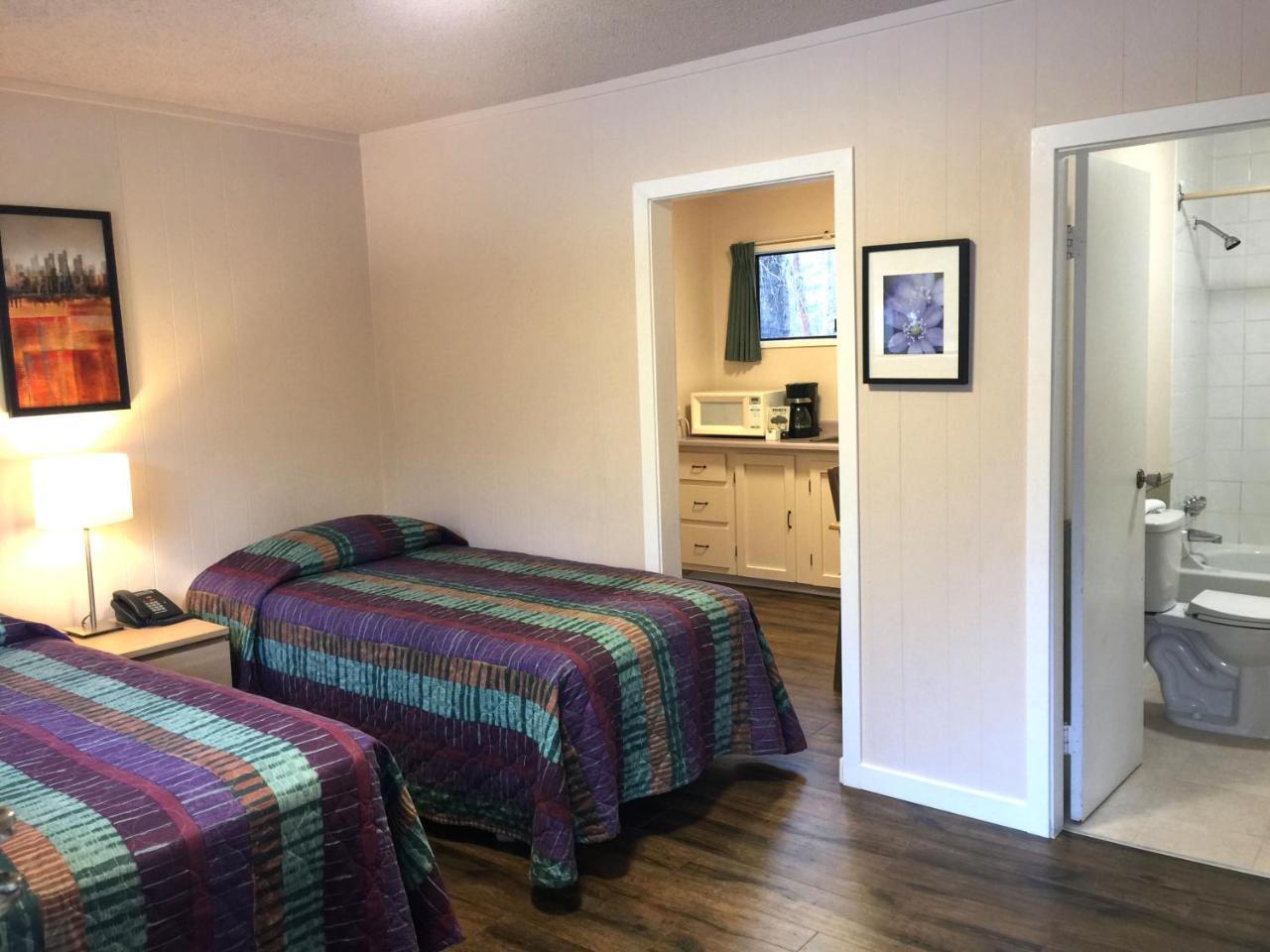 The Hitching Post Motel Pemberton Εξωτερικό φωτογραφία
